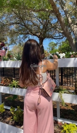 Kailash Colony Call Girls 7703891840 Enjoying Dating With Call Girls Service